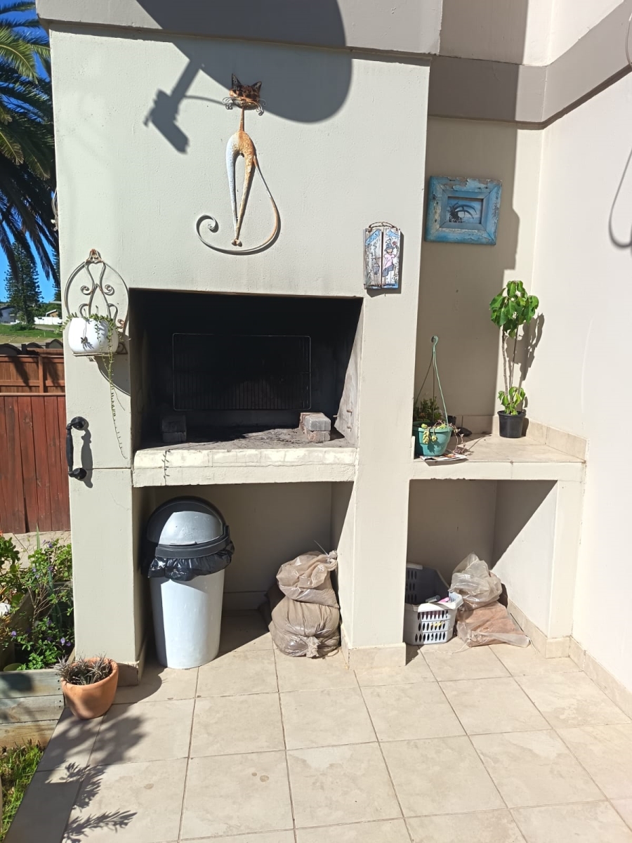 3 Bedroom Property for Sale in Paradise Beach Eastern Cape